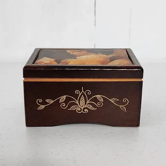 Linden A Young Girl Reading By Fragonard Japan Wood Music Box - Picture 3 of 10